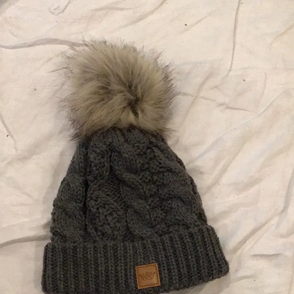 NWT Hip Chics Boutique Pom Toboggan
